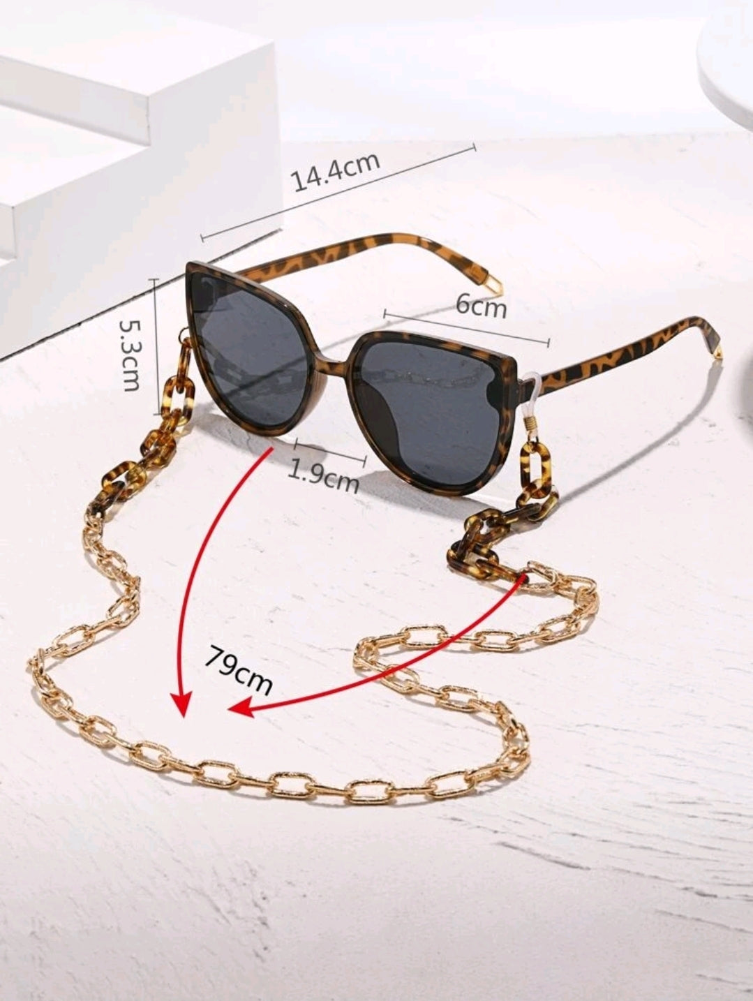 Geometric Frame Sunglasses & Glasses Chain